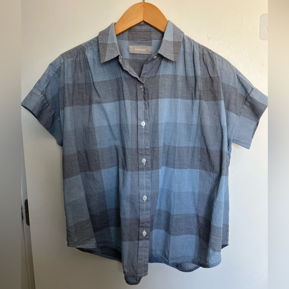 Everlane 100% Cotton Short Sleeve Button-Down • Size Small • Blue Plaid